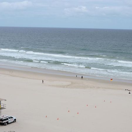 President Holiday Apartments - Absolute Beachfront Gold Coast Extérieur photo