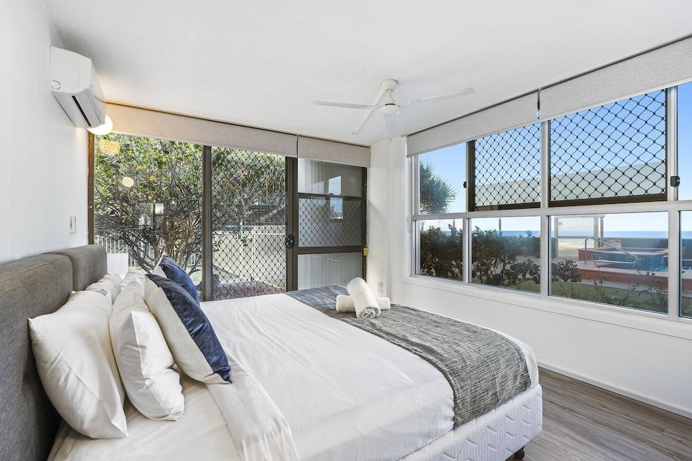 President Holiday Apartments - Absolute Beachfront Gold Coast Extérieur photo