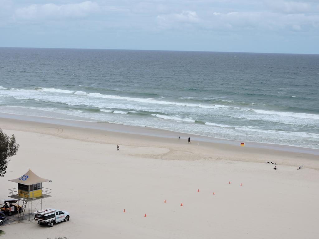 President Holiday Apartments - Absolute Beachfront Gold Coast Extérieur photo