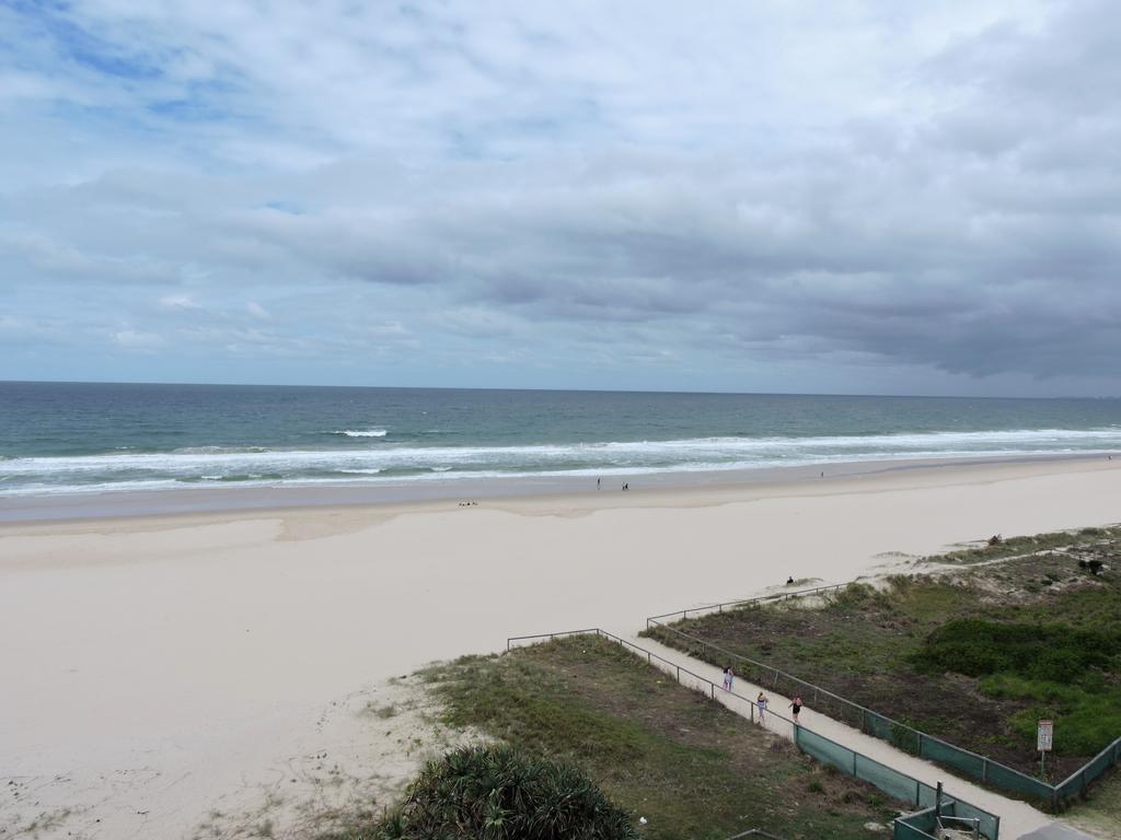 President Holiday Apartments - Absolute Beachfront Gold Coast Extérieur photo