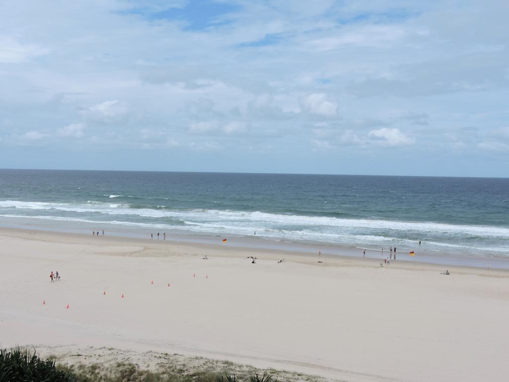 President Holiday Apartments - Absolute Beachfront Gold Coast Extérieur photo