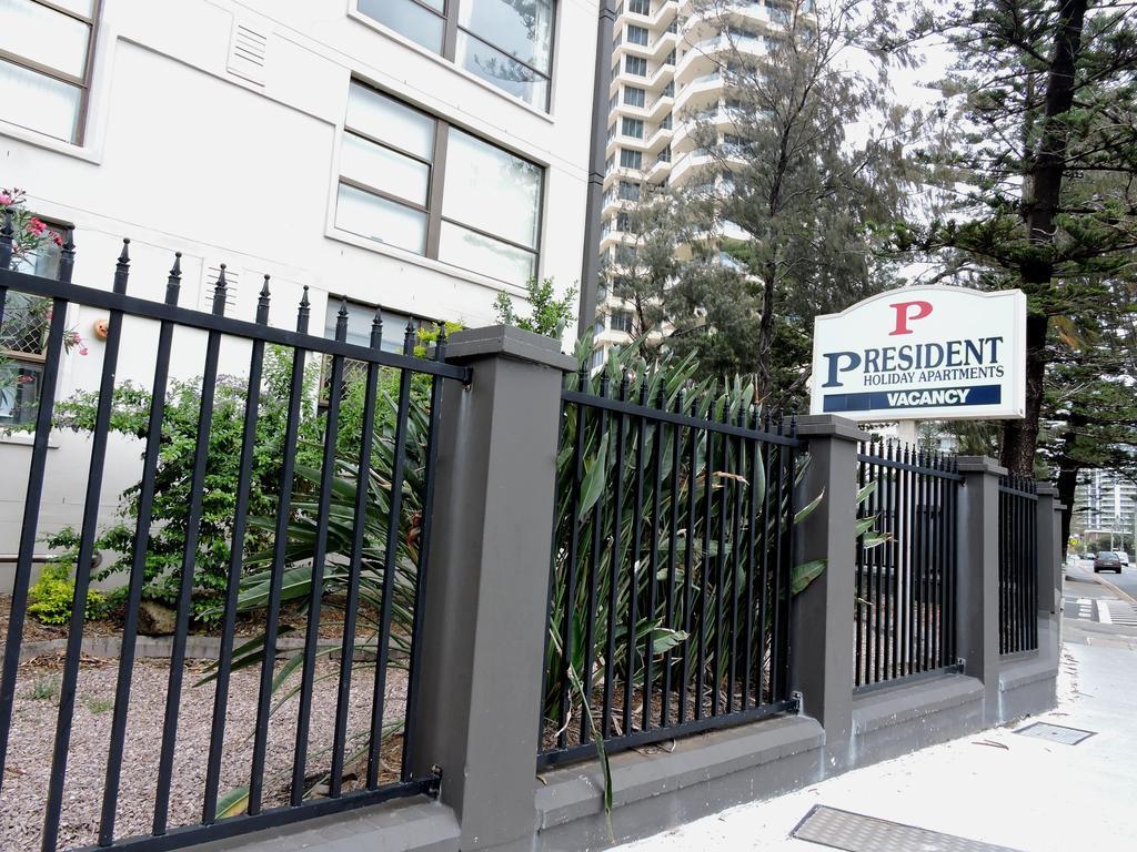 President Holiday Apartments - Absolute Beachfront Gold Coast Extérieur photo
