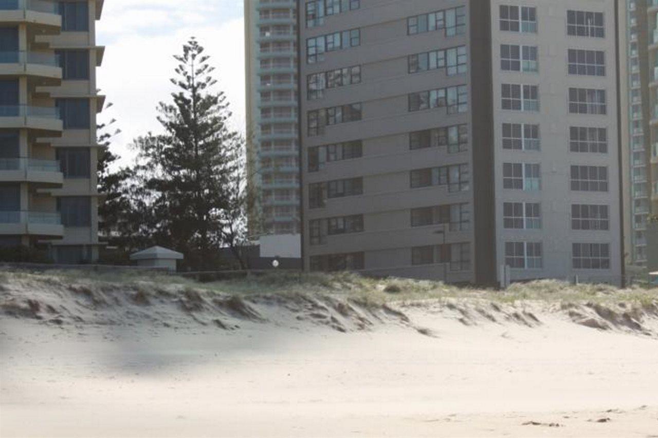 President Holiday Apartments - Absolute Beachfront Gold Coast Extérieur photo