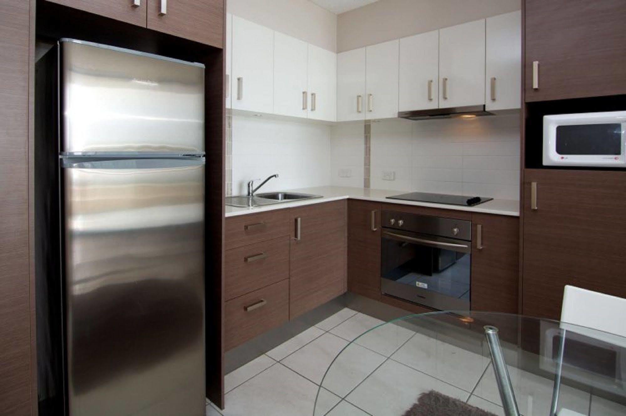 President Holiday Apartments - Absolute Beachfront Gold Coast Extérieur photo