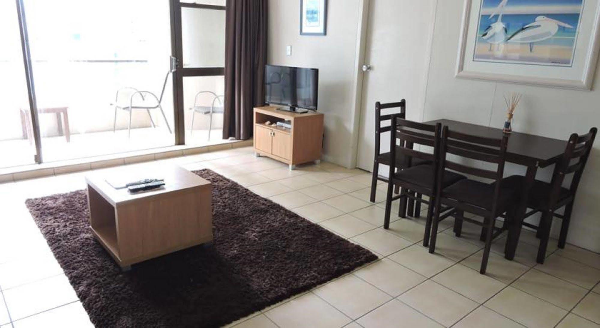 President Holiday Apartments - Absolute Beachfront Gold Coast Extérieur photo