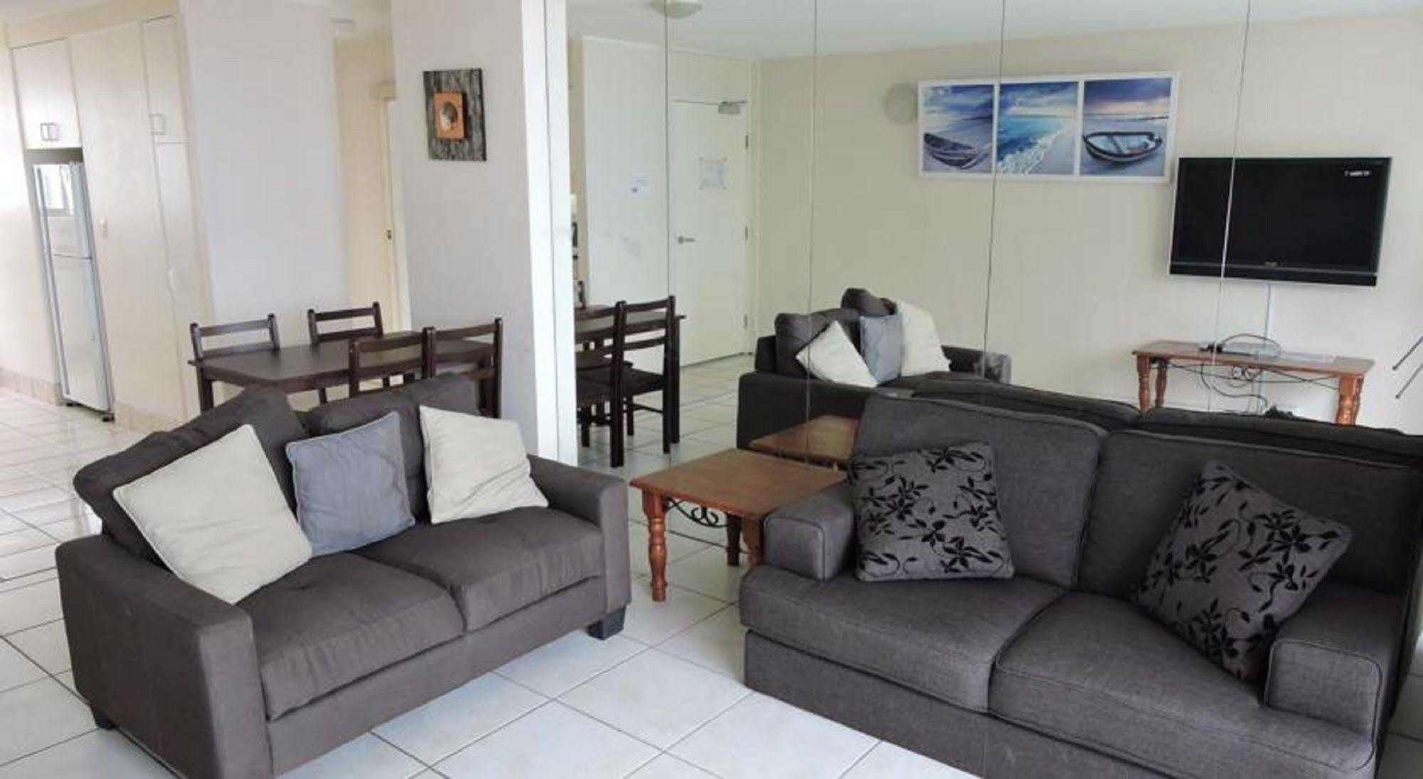 President Holiday Apartments - Absolute Beachfront Gold Coast Extérieur photo