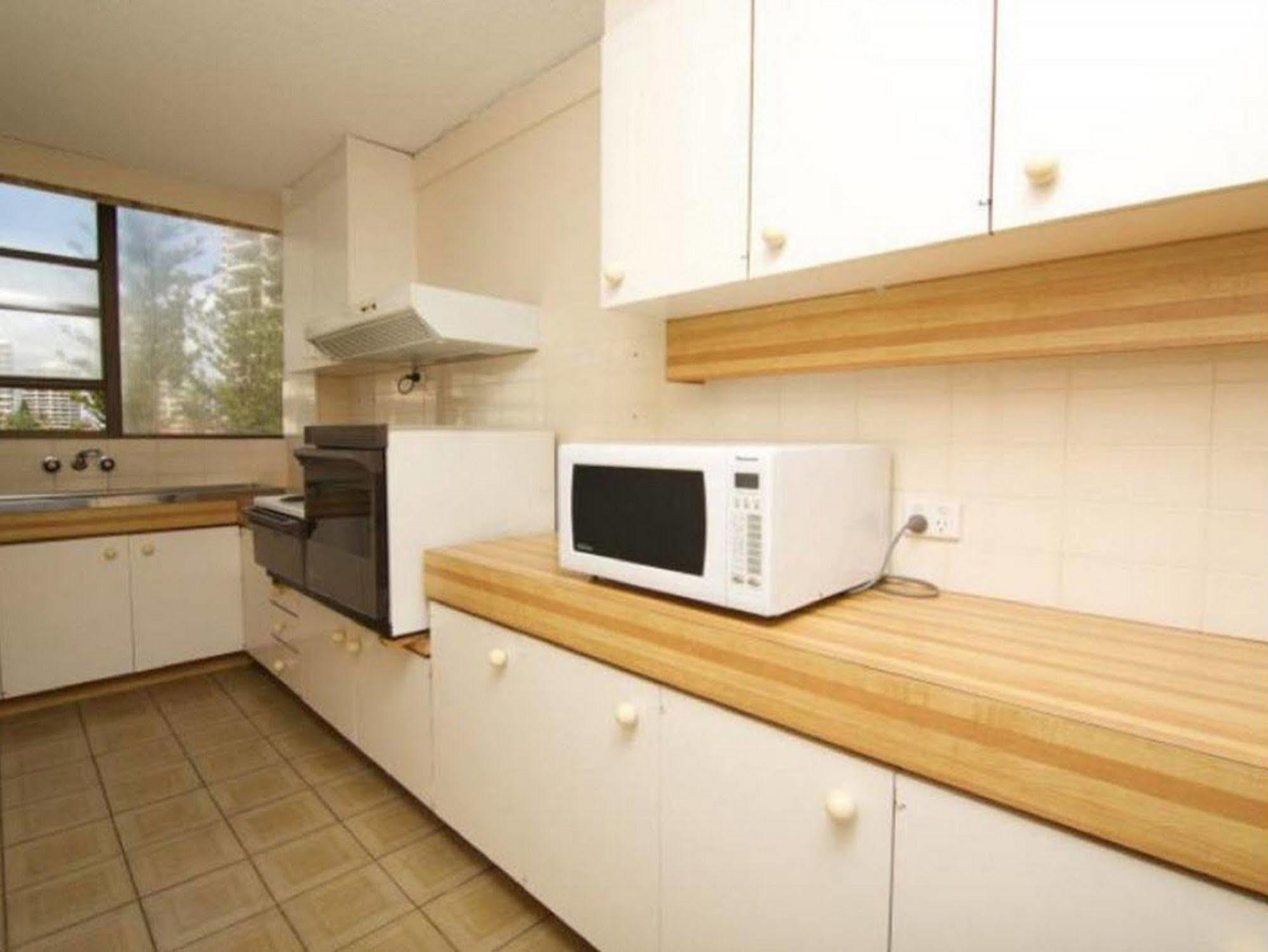 President Holiday Apartments - Absolute Beachfront Gold Coast Extérieur photo