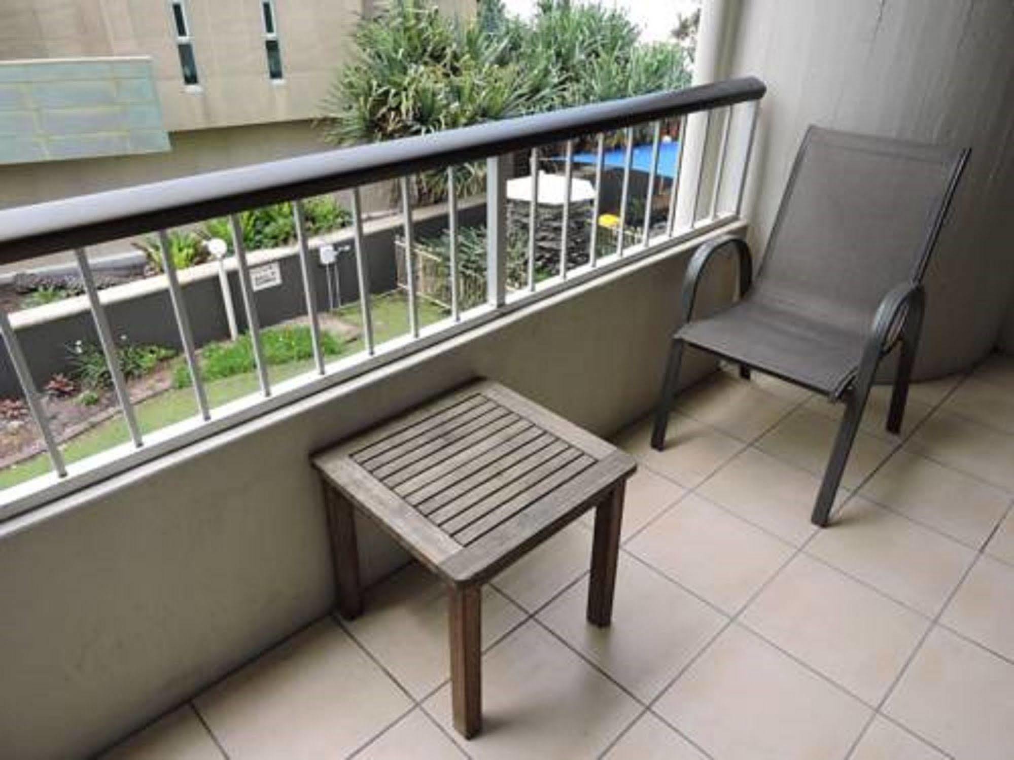 President Holiday Apartments - Absolute Beachfront Gold Coast Extérieur photo