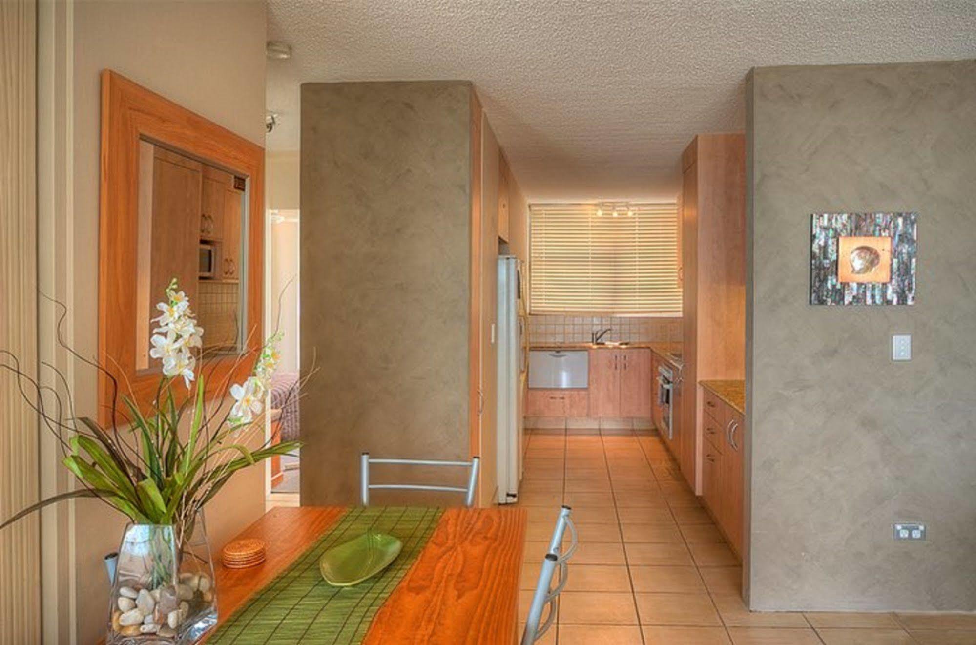 President Holiday Apartments - Absolute Beachfront Gold Coast Extérieur photo