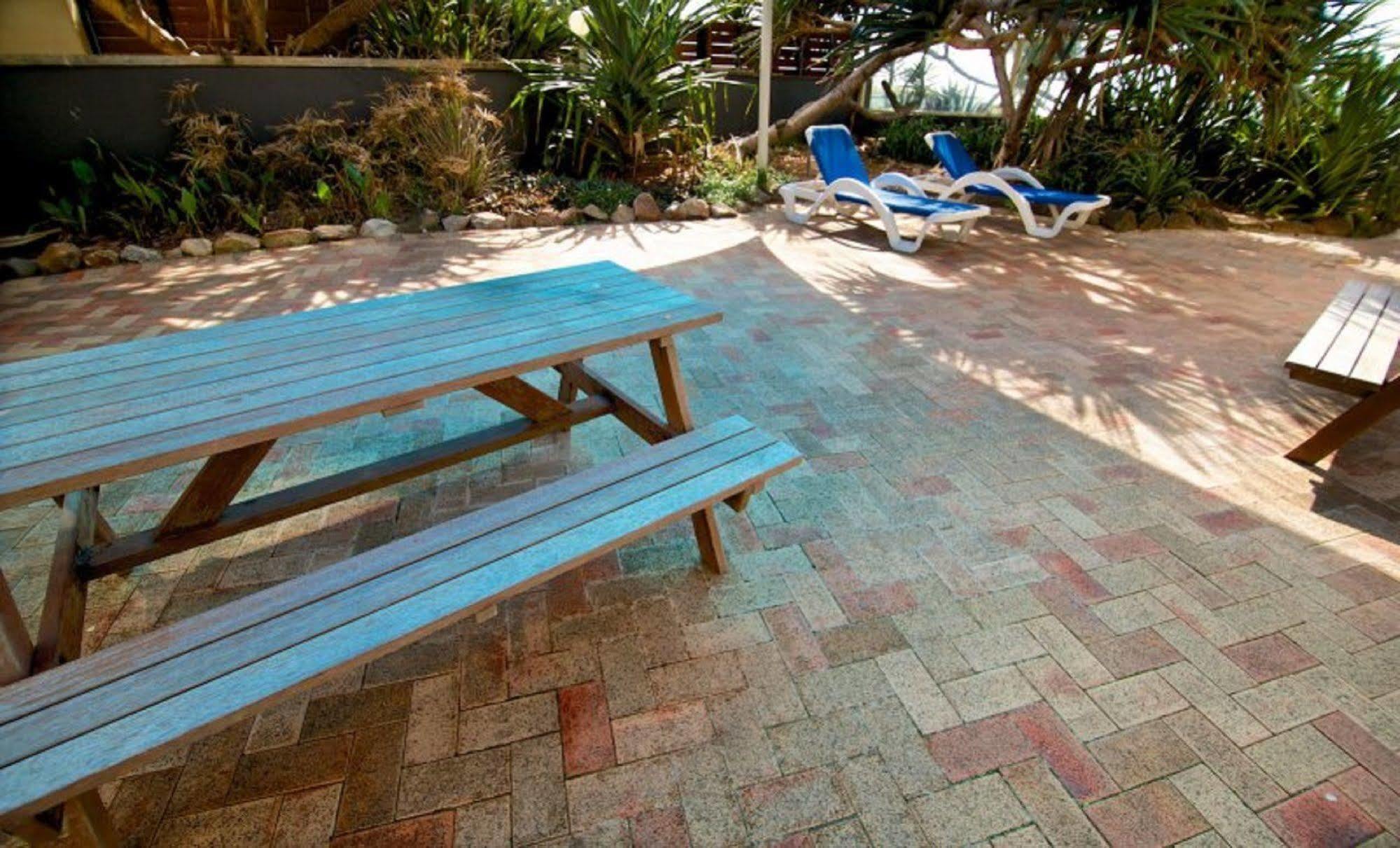 President Holiday Apartments - Absolute Beachfront Gold Coast Extérieur photo