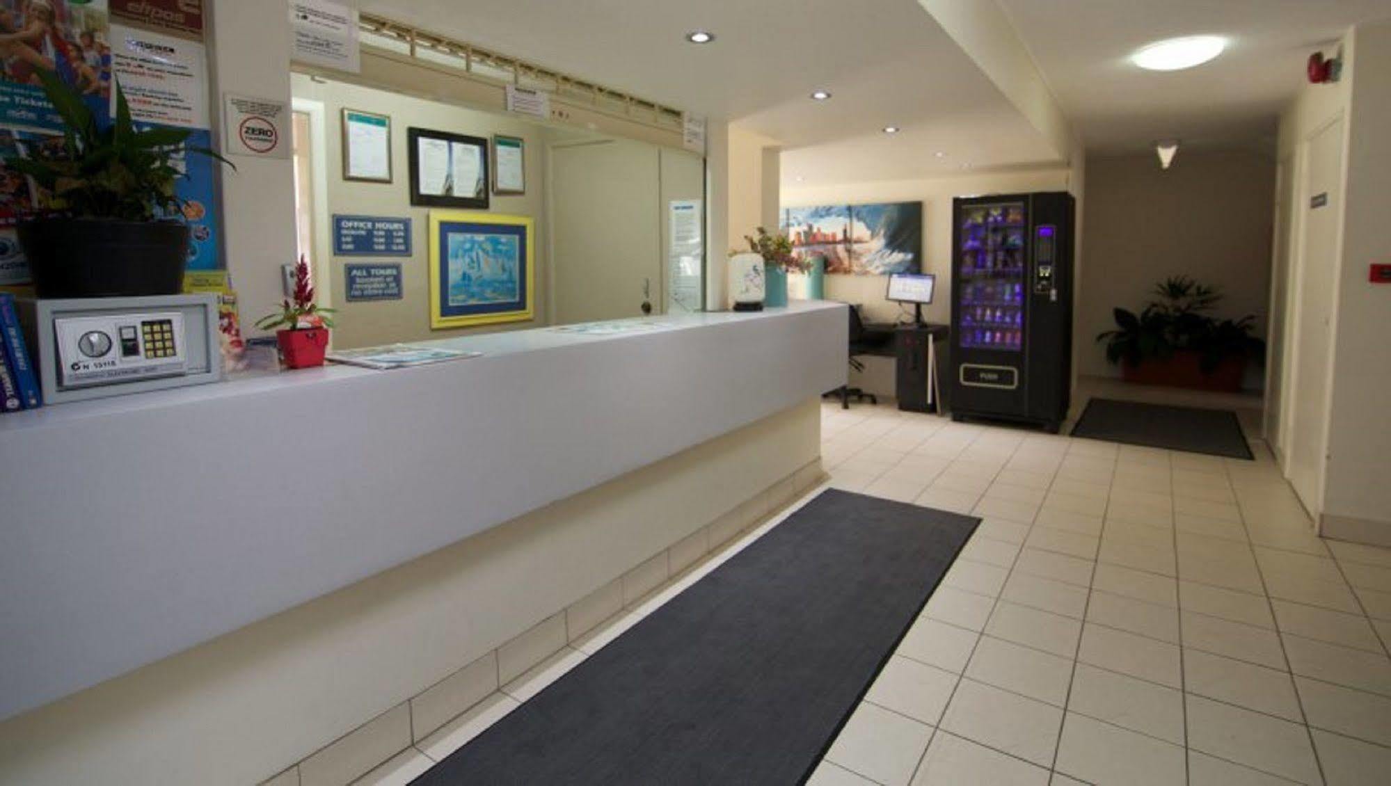 President Holiday Apartments - Absolute Beachfront Gold Coast Extérieur photo