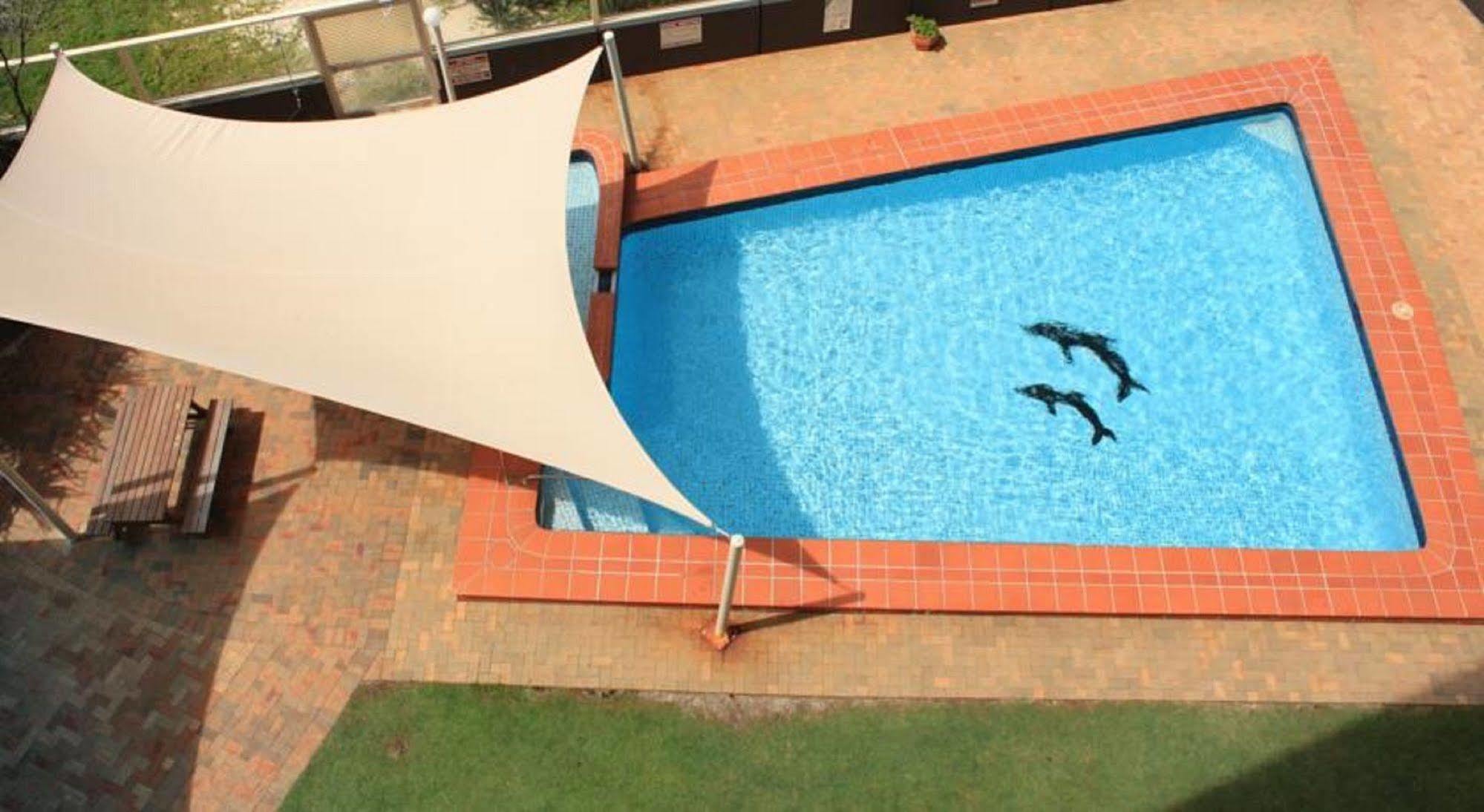 President Holiday Apartments - Absolute Beachfront Gold Coast Extérieur photo