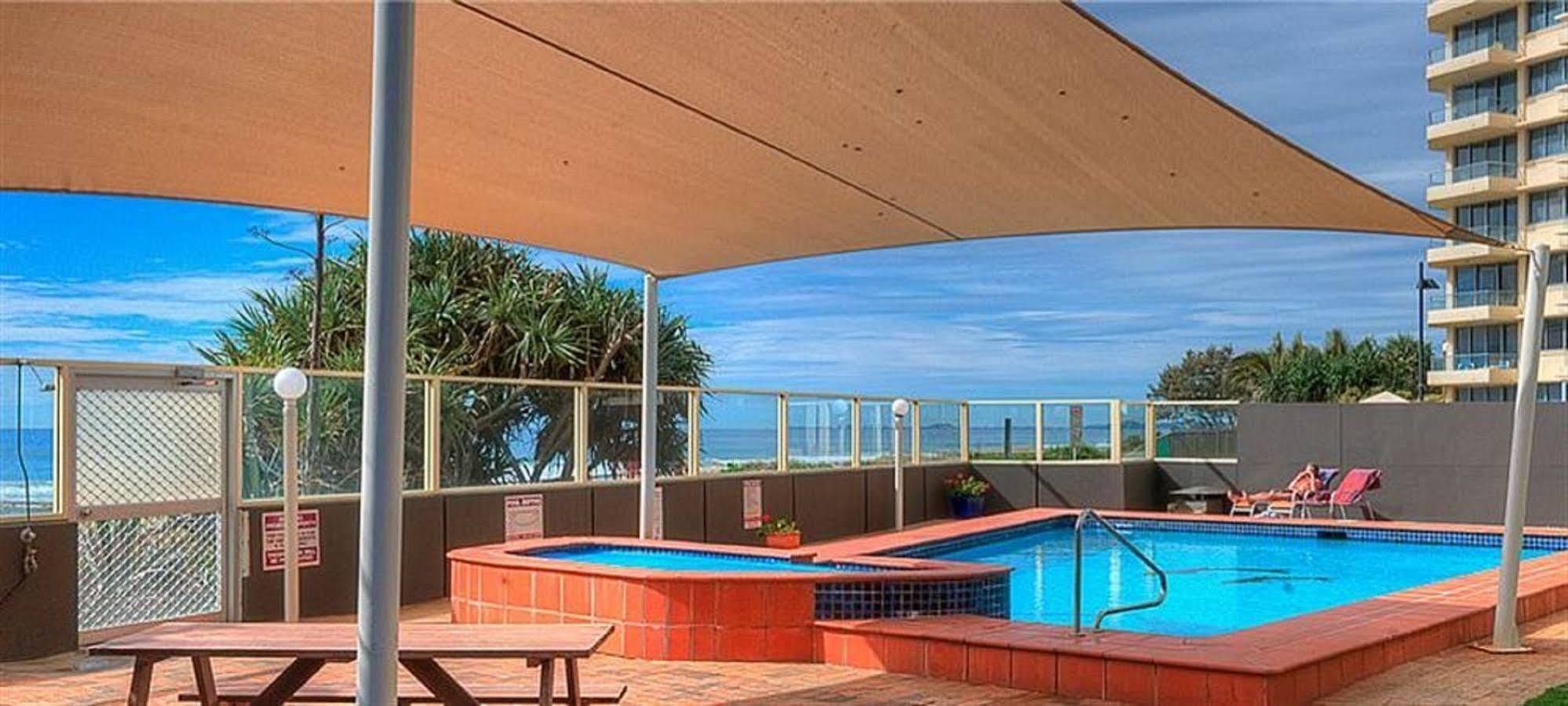 President Holiday Apartments - Absolute Beachfront Gold Coast Extérieur photo