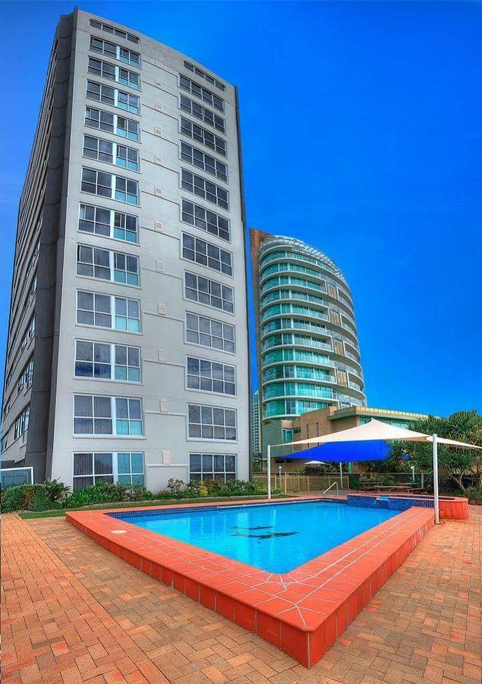 President Holiday Apartments - Absolute Beachfront Gold Coast Extérieur photo